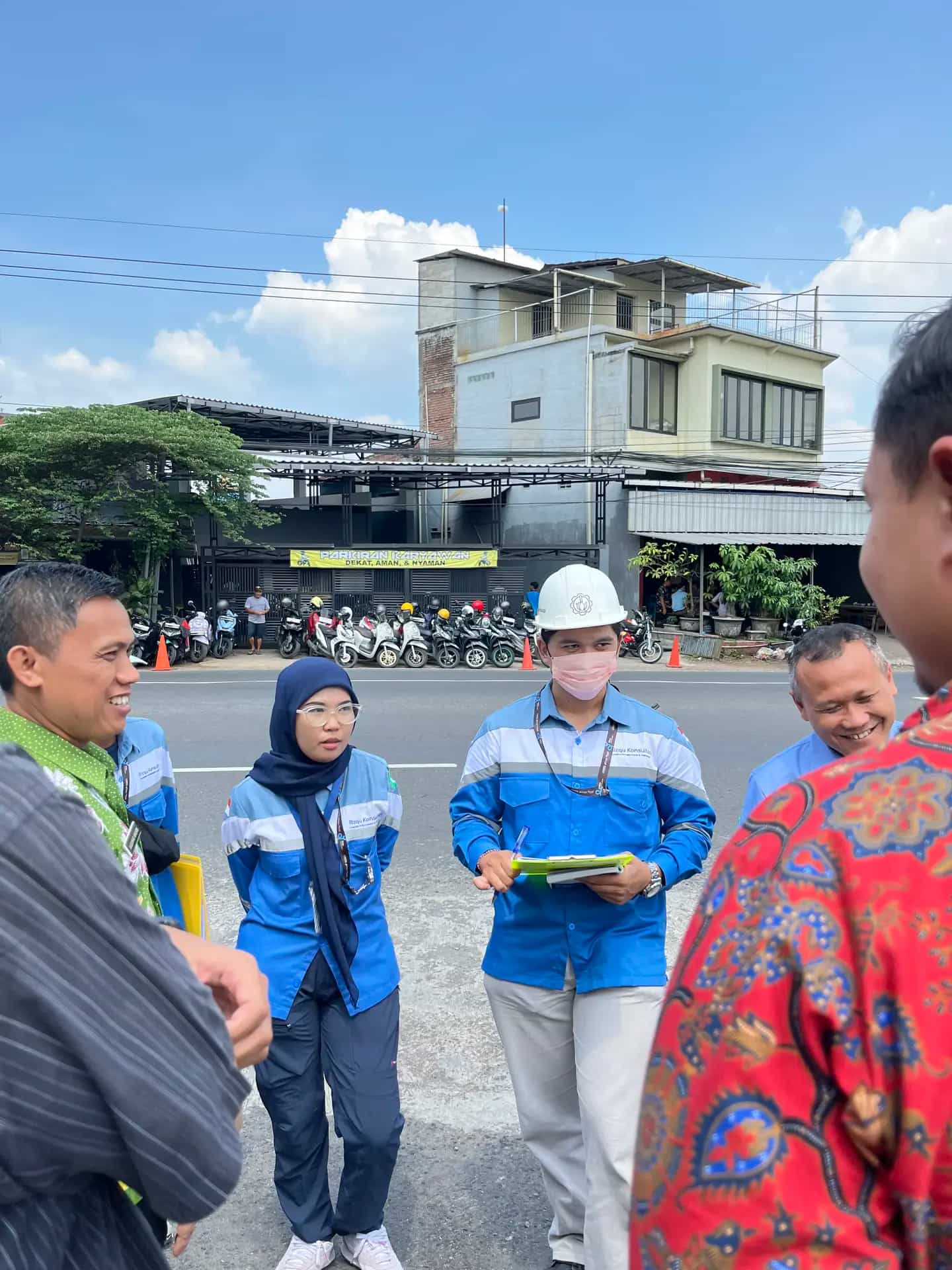 Diskusi Lapangan di Lokasi Jembatan